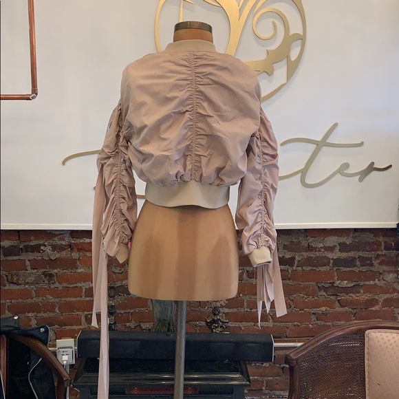 Jacket - Picture 4 of 5